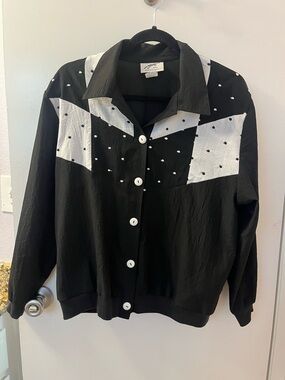 Vintage G.W. Petite Black & White Patterned Button-Front Blouse W/Shoulder pads